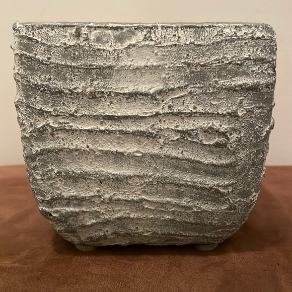 Clay Planter - Picture 3 of 6